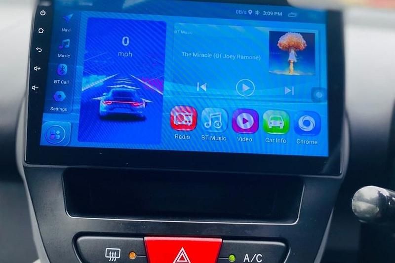 Silver Used 2012 Toyota Aygo Hatchback | £3,290 (Fair price) - Image 1/1