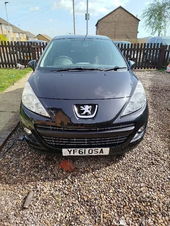 Begagnad Peugeot 207 Active 2012 Svart Halvkombi