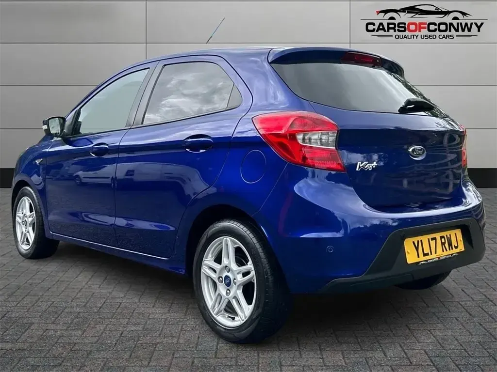 Used Ford Ka Plus Zetec 70 HP (51 kW) 2017 Blue Hatchback