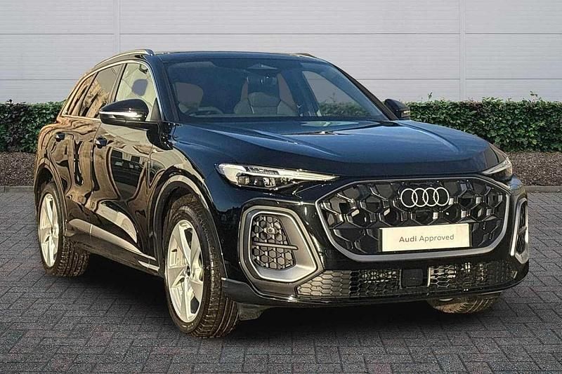 New Audi Q5 S-Line 2025 Mythos black, metallic SUV
