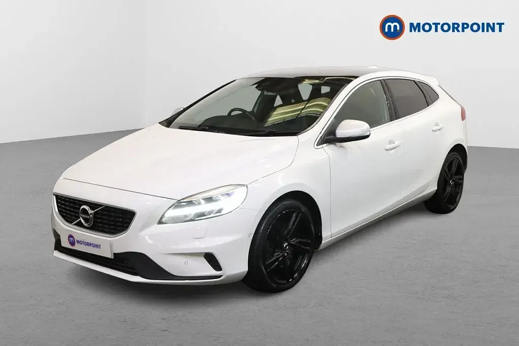 Used Volvo V40 R-Design Pro 150 HP (110 kW) 2018 White Hatchback