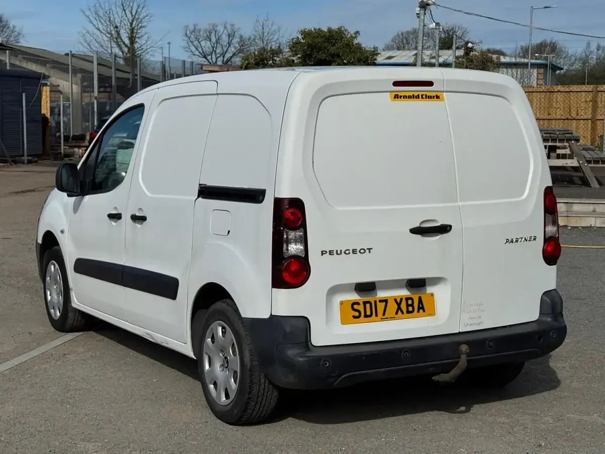 Second-hand Peugeot Partner 2017 Alb