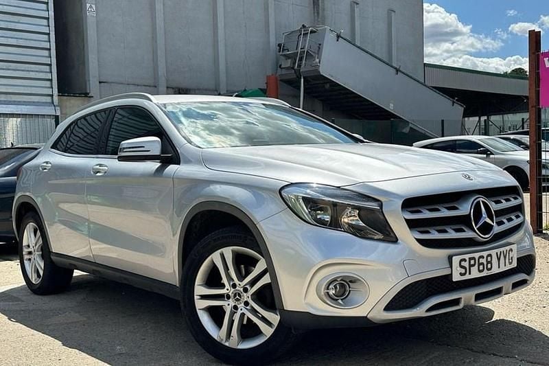 Used Mercedes GLA200 156 HP (114 kW) 2018 Silver SUV