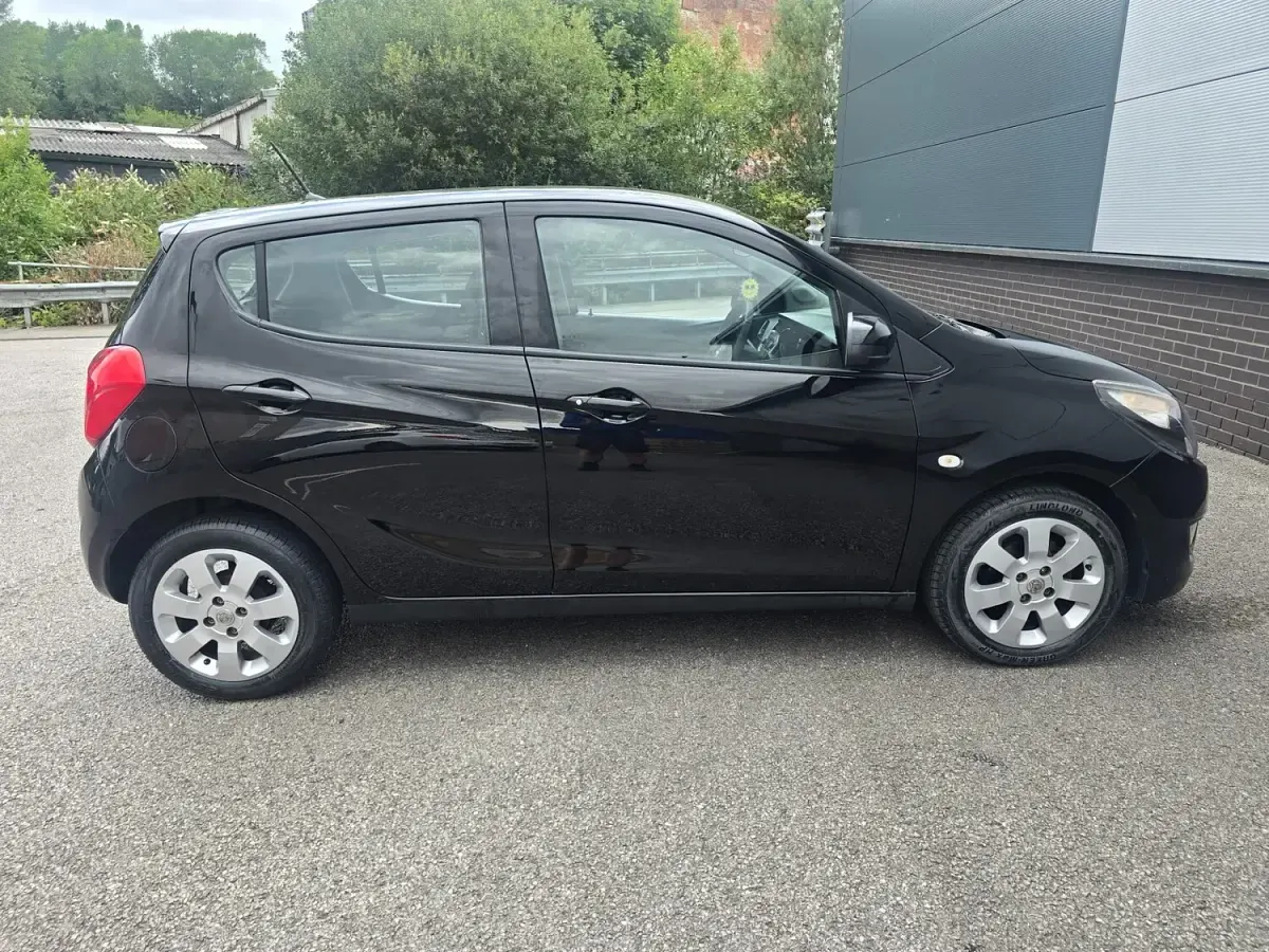 Used Vauxhall Viva 75 HP (55 kW) 2016 Black Hatchback