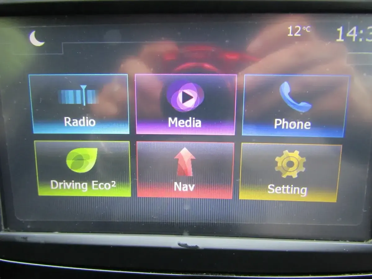 Used Renault Captur Dynamique 90 HP (66 kW) 2016 Beige SUV