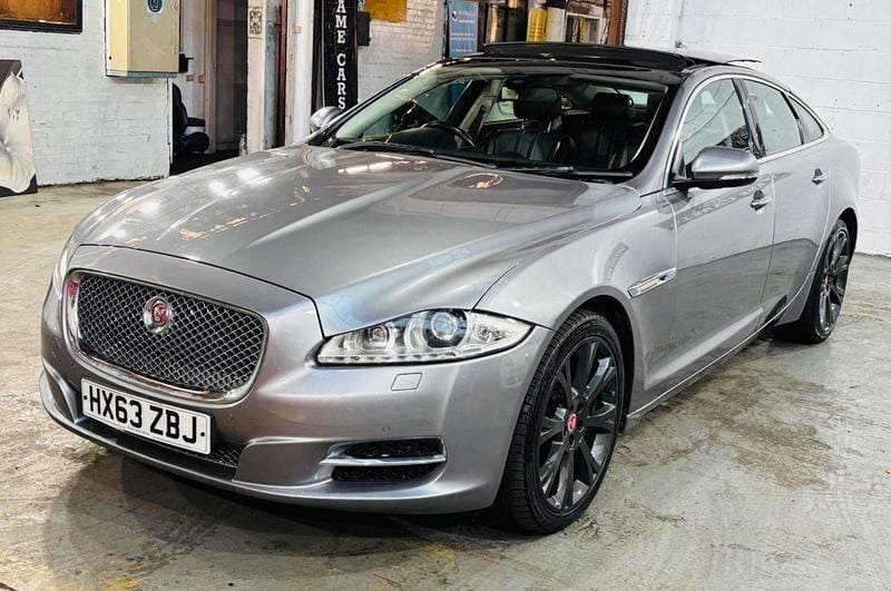 Used Jaguar XJ Luxury 275 HP (202 kW) 2013 Grey Sedan