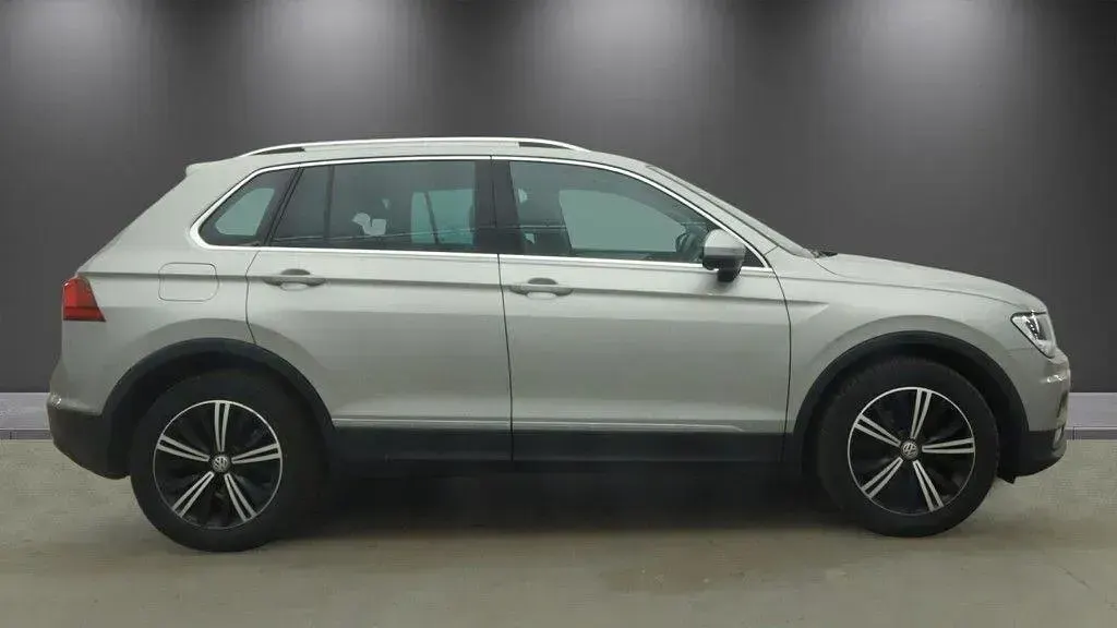 Used VW Tiguan SE 125 HP (91 kW) 2018 Silver SUV