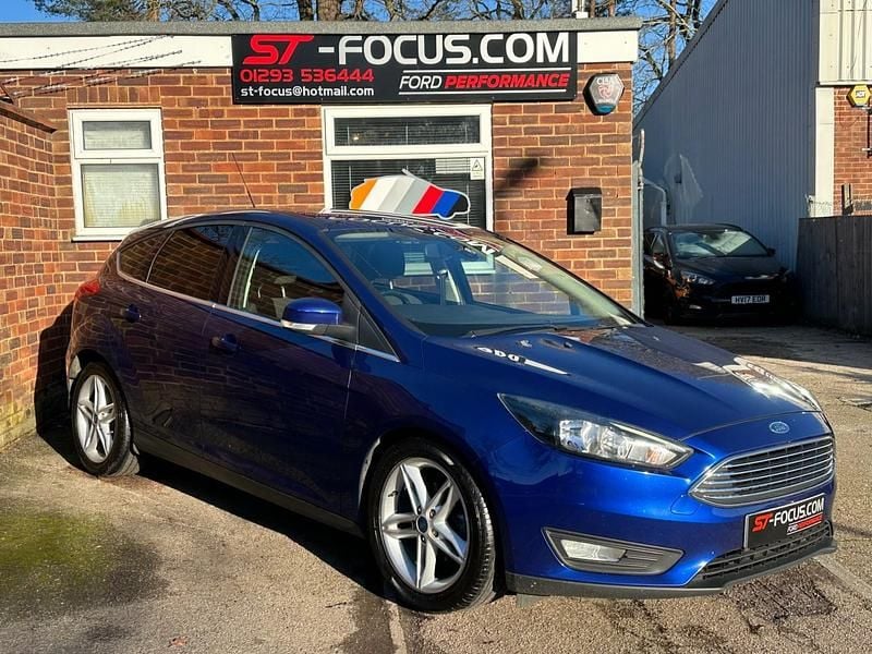 Used Ford Focus Zetec 120 HP (88 kW) 2016 Blue Hatchback