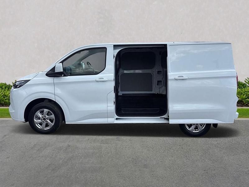 New Ford E-Transit Limited 100 kW (136 HP) 2025 White Van