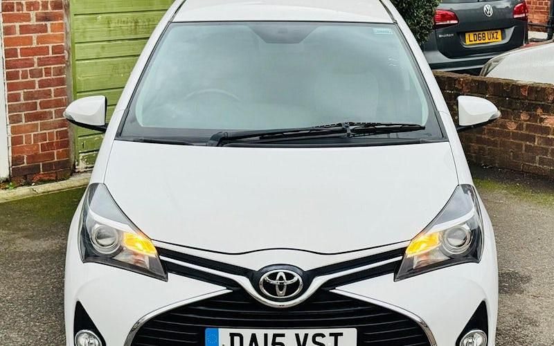 Used Toyota Yaris 99 HP (72 kW) 2016 Hatchback