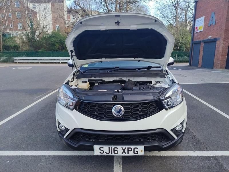Used Ssangyong (KGM) Korando 178 HP (130 kW) 2016 White SUV