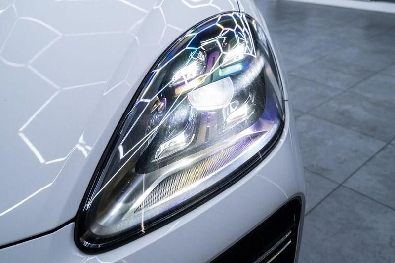 Used Porsche Cayenne Turbo 550 HP (404 kW) 2019 White SUV