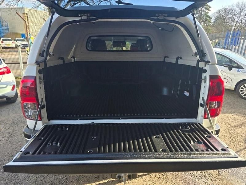 Used Toyota HiLux 2018 White Pickup
