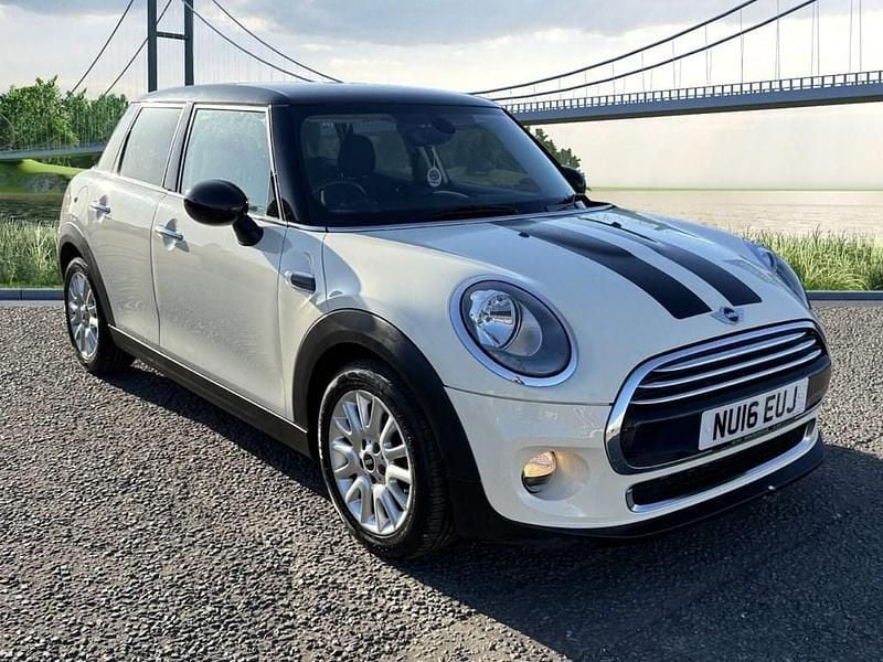 Used Mini Cooper Hatch 136 HP (100 kW) 2016 White Hatchback