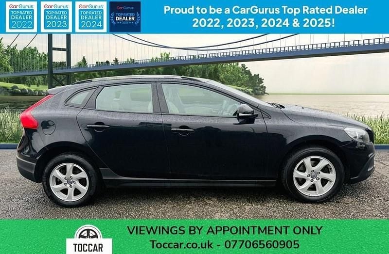 Used Volvo V40 SE 115 HP (84 kW) 2013 Black Hatchback