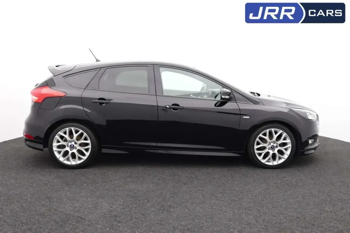 Usado Ford Focus ST-Line 120 HP (88 kW) 2018 Preto Citadino