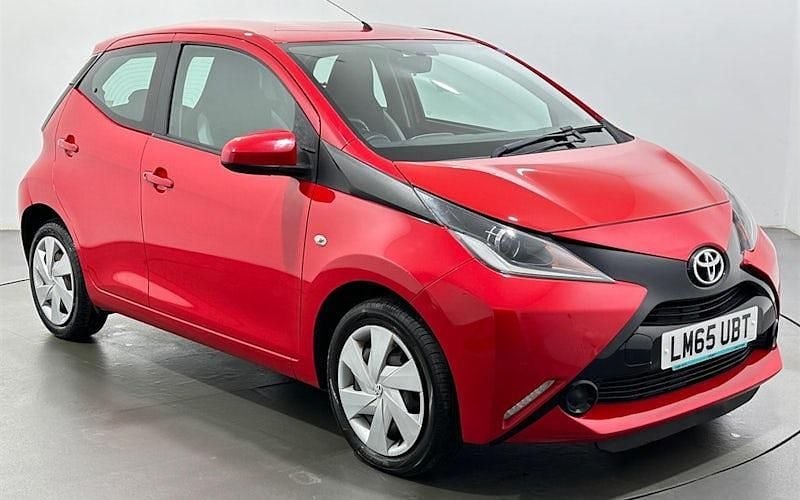 Used Toyota Aygo X-play 69 HP (50 kW) 2018 Hatchback