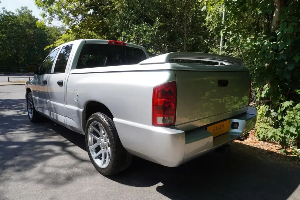 Used Dodge Ram 500 HP (367 kW) 2005 Silver Pickup