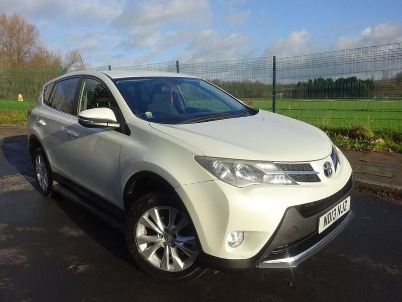 White Used 2013 Toyota RAV4 Estate | £7,195 (Fair price) - Image 1/4