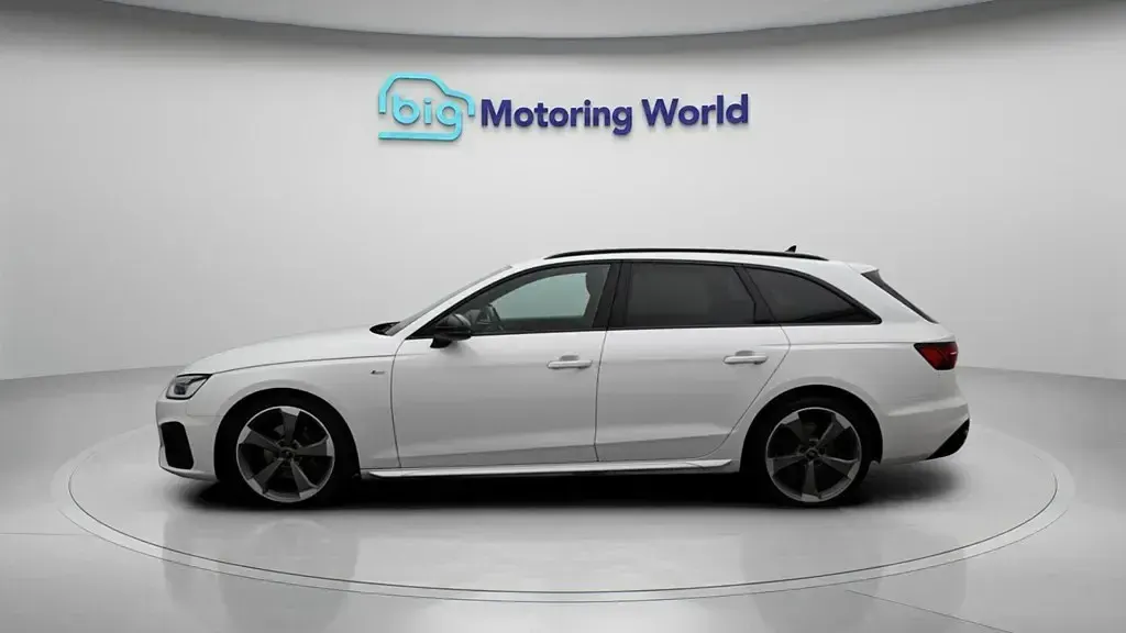 Usado Audi A4 Black Edition 150 HP (110 kW) 2021 Branco Carrinha