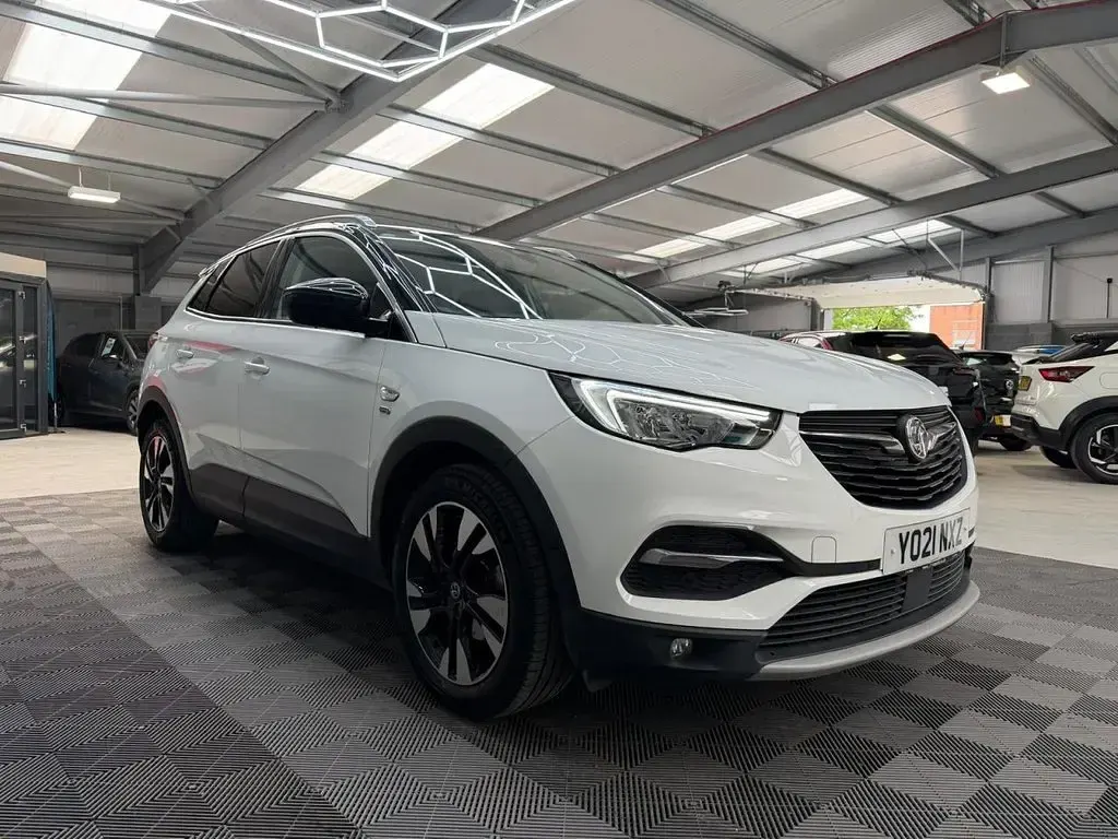 Usado Vauxhall Grandland X Edition 130 CV (95 kW) 2021 Blanco SUV