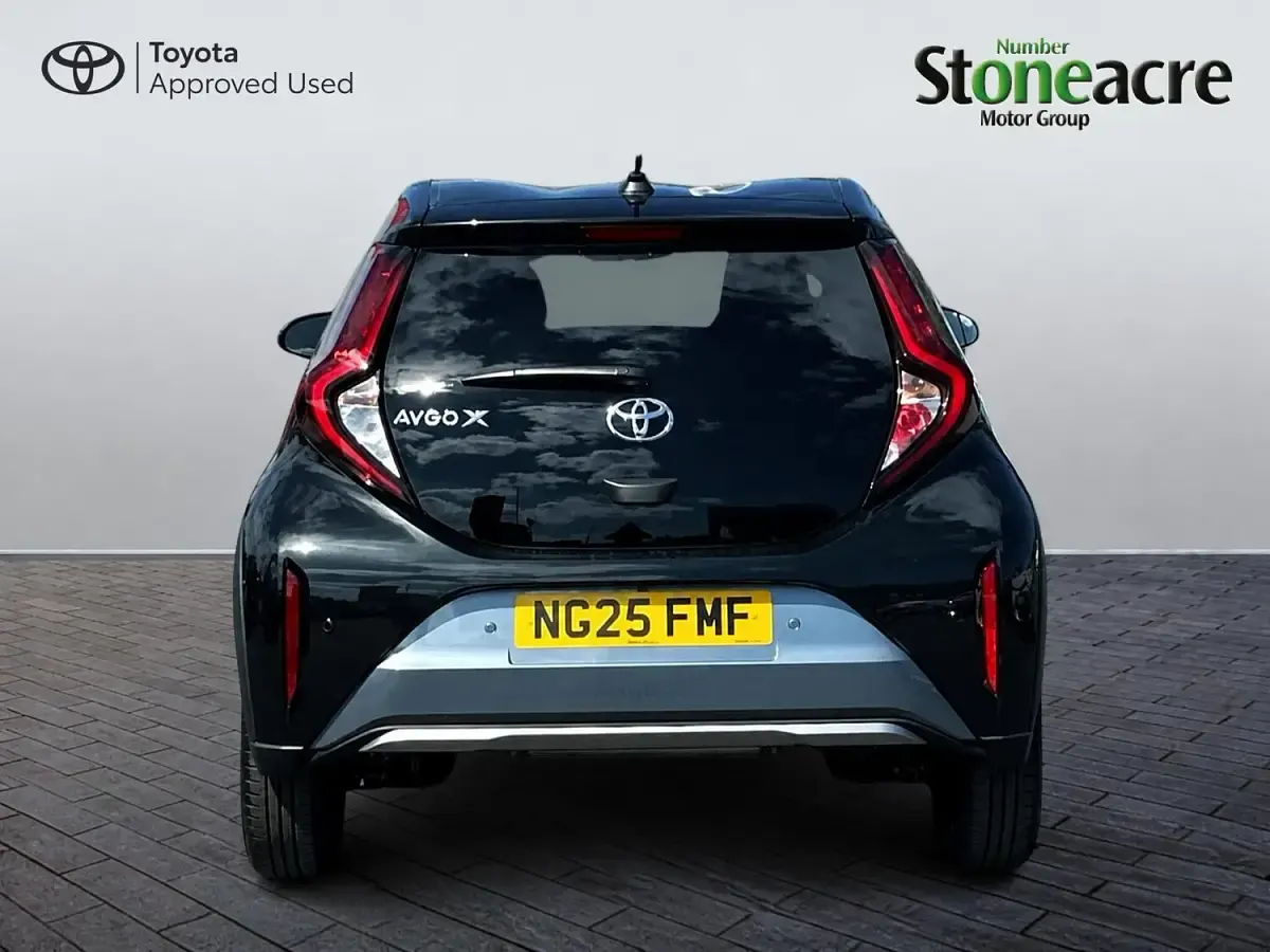 Used Toyota Aygo X 72 HP (52 kW) 2025 Grey SUV