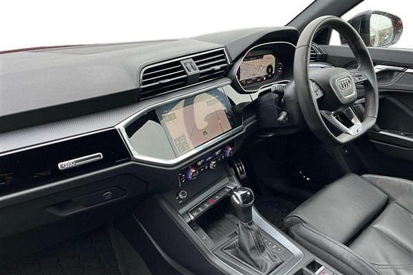 Used Audi Q3 Black Edition 150 HP (110 kW) 2024 Red SUV