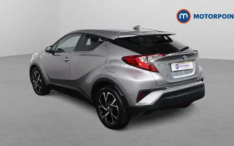 Second-hand Toyota C-HR Design 122 CP (89 kW) 2019 Argintiu SUV