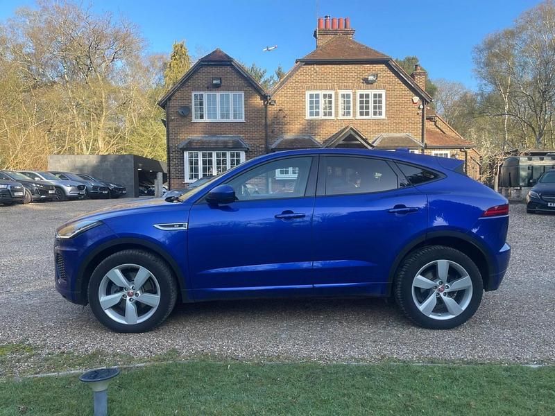 Begagnad Jaguar E-Pace R-Dynamic 180 HK (132 kW) 2019 Blå SUV