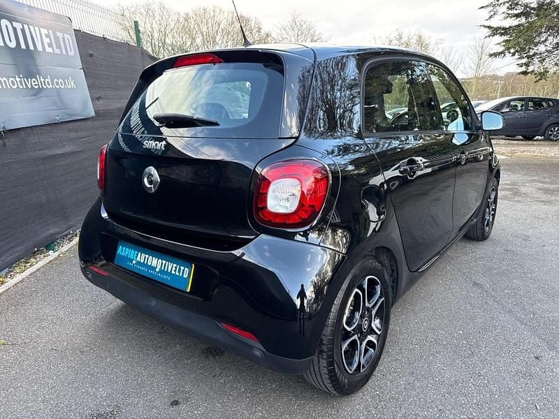 Used Smart ForFour Premium 71 HP (52 kW) 2017 Black Hatchback