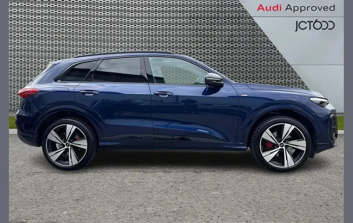 Used Audi Q5 Advanced 200 HP (147 kW) 2025 Blue SUV