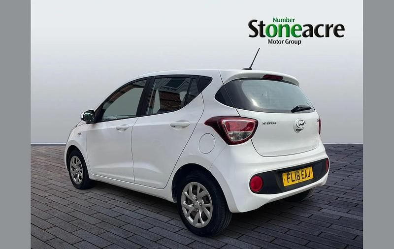 Begagnad Hyundai i10 SE 67 HK (49 kW) 2018 Vit Halvkombi