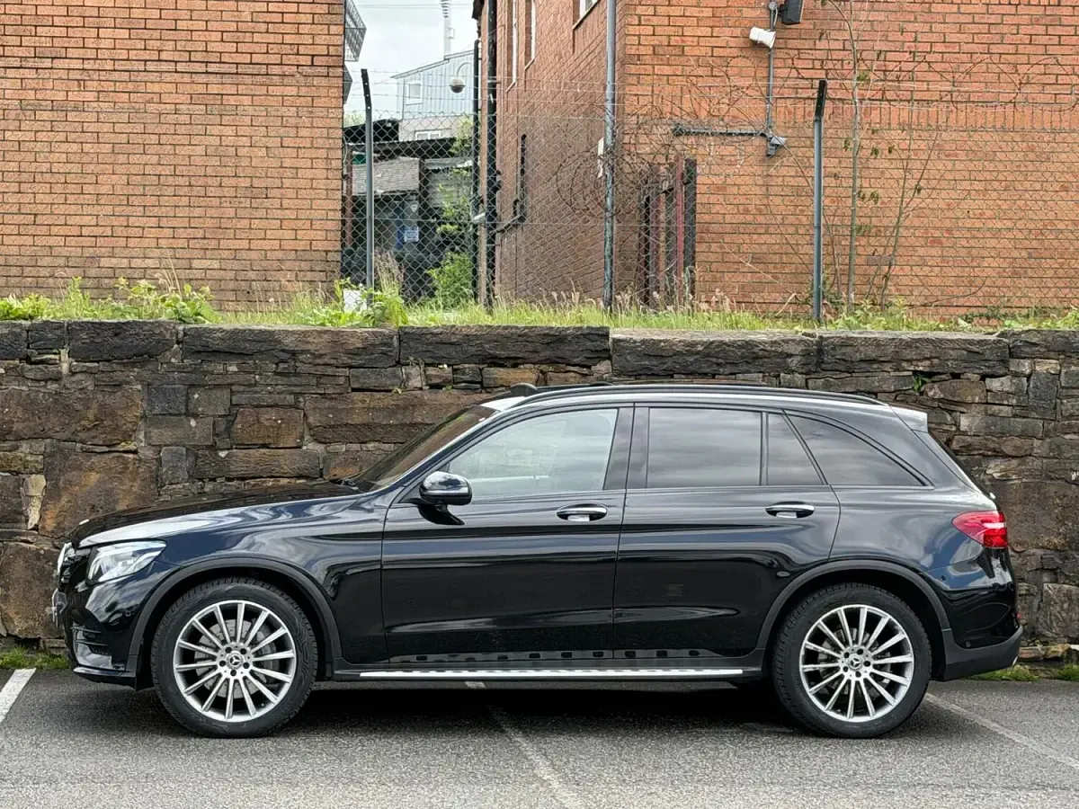 Used Mercedes GLC350 AMG line 258 HP (189 kW) 2017 Black SUV