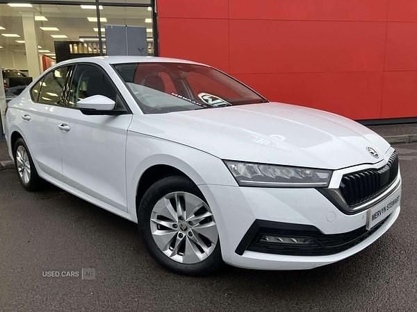 White Used 2022 Skoda Octavia SE Technology Hatchback | £14,990 (Good price) - Image 1/4