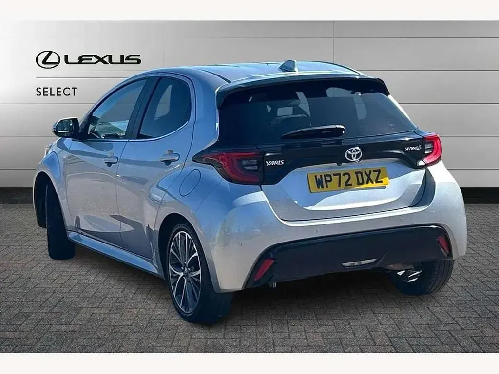 Second-hand Toyota Yaris Hybrid 116 CP (85 kW) 2022 Argintiu Hatchback