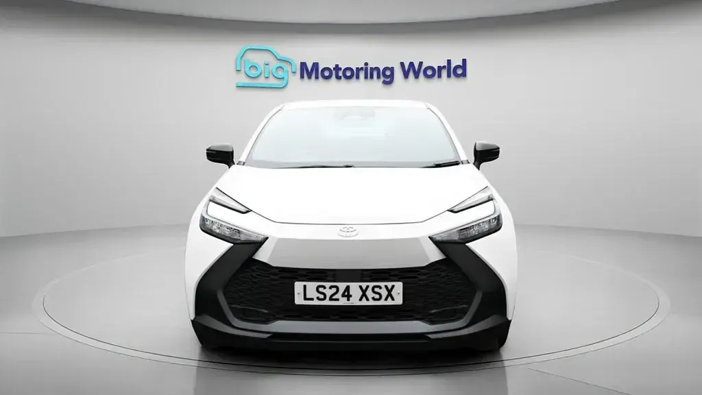 Usado Toyota C-HR 140 HP (102 kW) 2024 Branco SUV