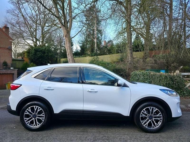 Used Ford Kuga Titanium 150 HP (110 kW) 2023 White SUV