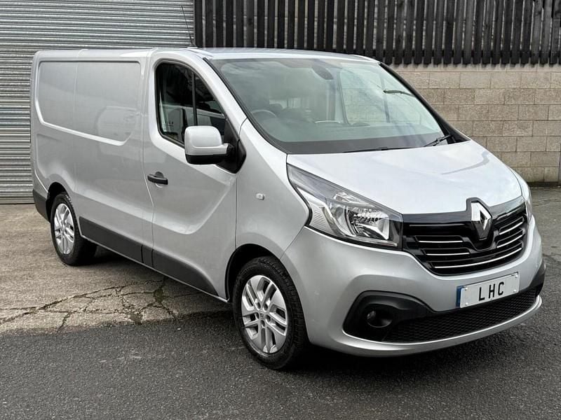 Used Renault Trafic 2016 Silver MPV