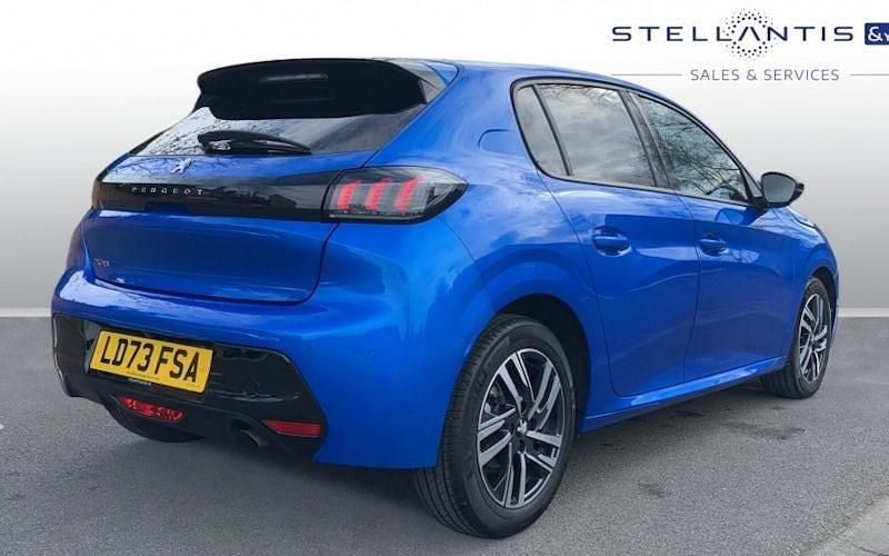 Used Peugeot 208 Allure+ 102 HP (75 kW) 2023 Blue Hatchback