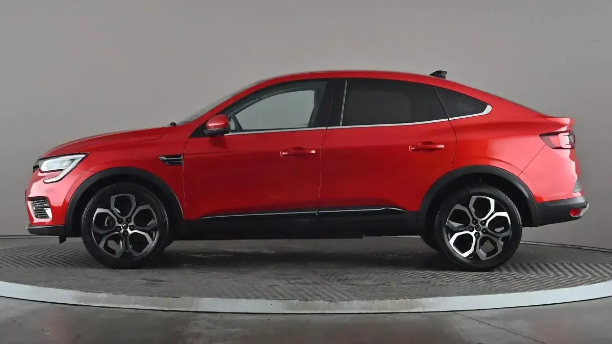 Używany Renault Arkana Version S 142 KM (104 kW) 2023 Czerwony SUV