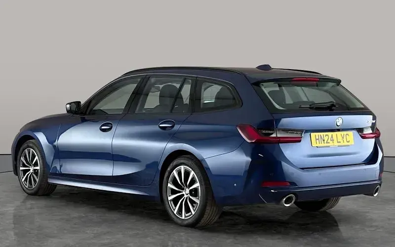 Used BMW 320 Sport Line 190 HP (139 kW) 2024 Blue Estate