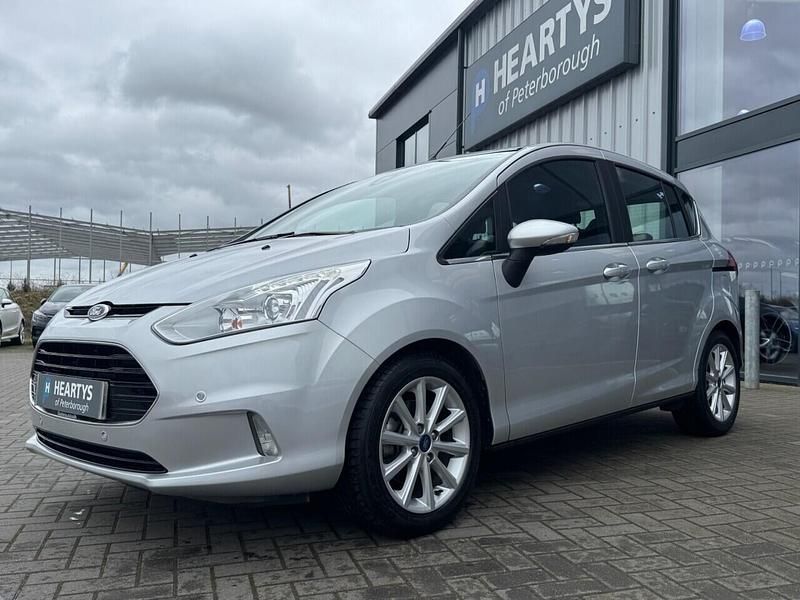 Usado Ford B-MAX Titanium 105 HP (77 kW) 2016 Prateado Monovolume