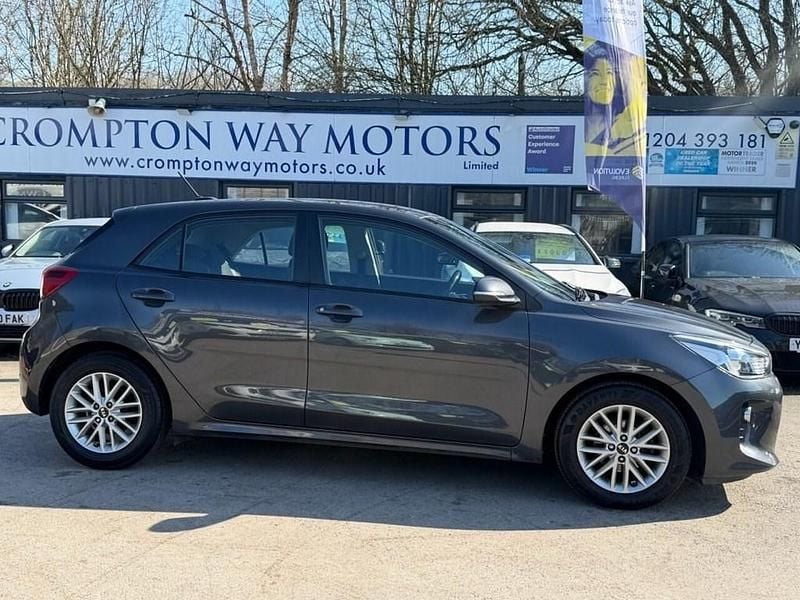 Used Kia Rio 83 HP (61 kW) 2018 Grey Hatchback