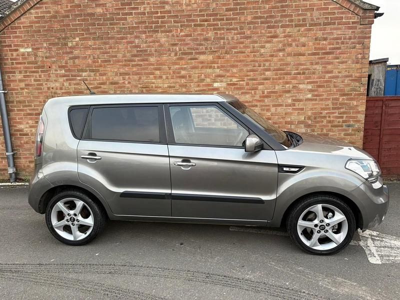 Used Kia Soul 126 HP (92 kW) 2010 Silver SUV