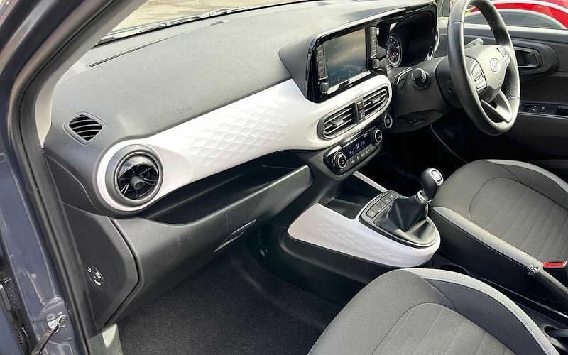 Used Hyundai i10 Premium 84 HP (61 kW) 2023 Grey Hatchback