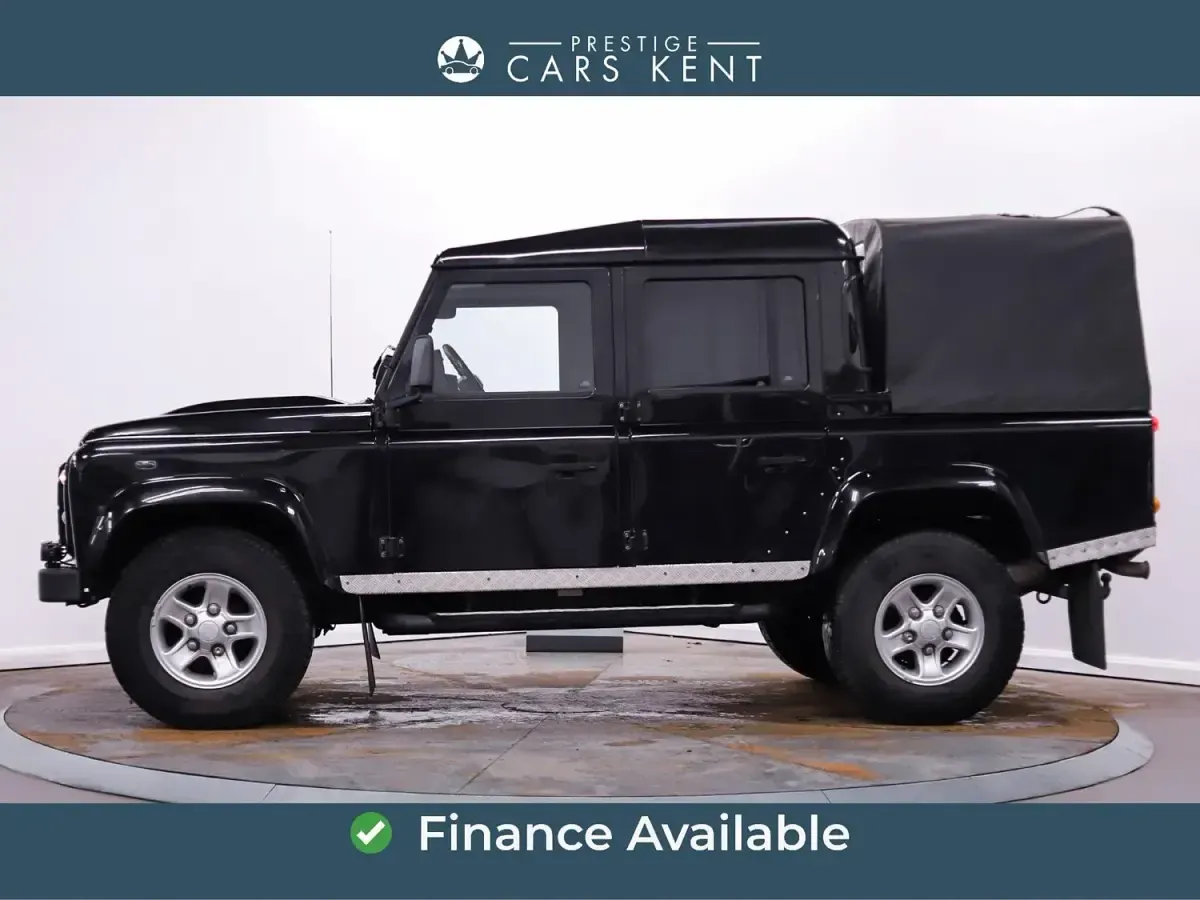Usado Land Rover Defender 122 HP (89 kW) 2014 Preto Pickup