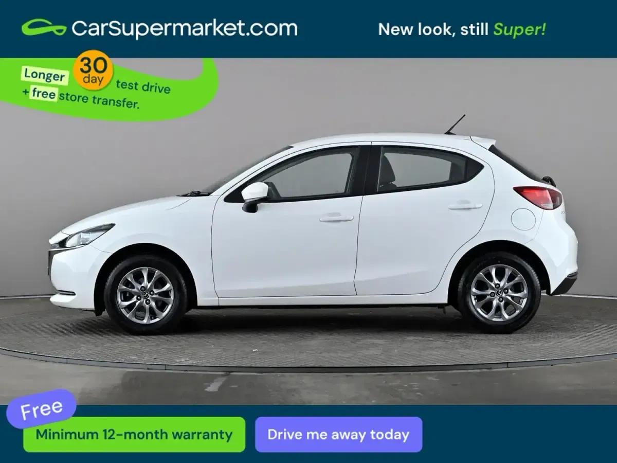 Begagnad Mazda 2 2022 Vit Halvkombi