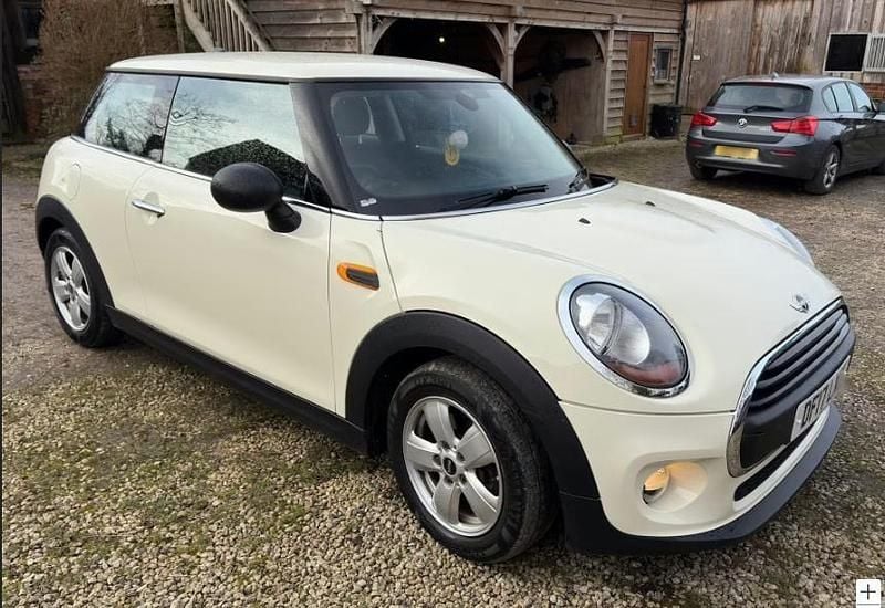 Used Mini ONE Hatch 102 HP (75 kW) 2017 White Hatchback