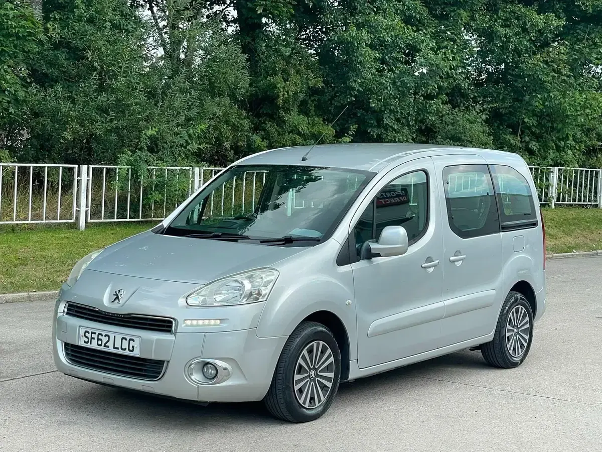 Used Peugeot TePee S 2013 Silver MPV