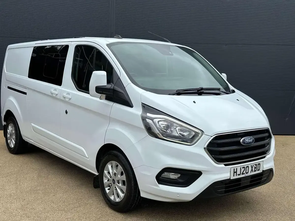 Used Ford Transit Custom Limited 170 HP (125 kW) 2020 White Van